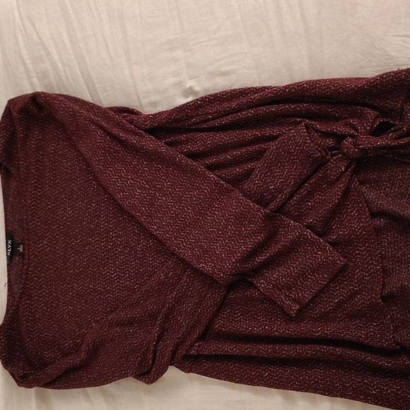 A l y x  women's shirt maroon in color with tie in the front size large - Picture 9 of 9